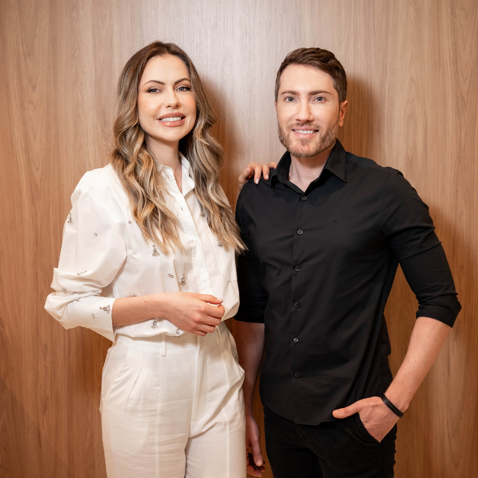 Larissa e Daniel Carnieletto na Clínica Carnieletto em Cascavel